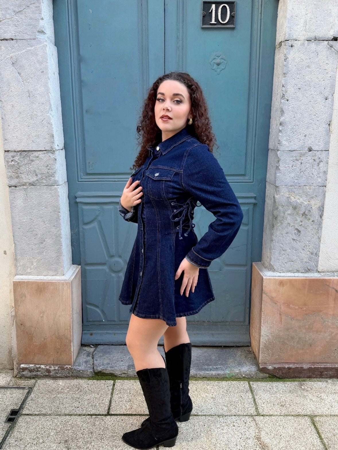 ✨ Robe en jean corsetée sur les côtés ✨