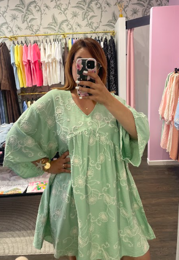 Robe Brodée Fluide