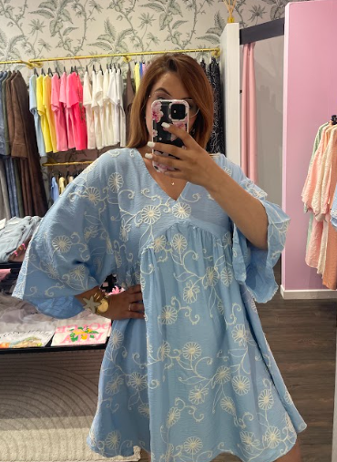 Robe Brodée Fluide