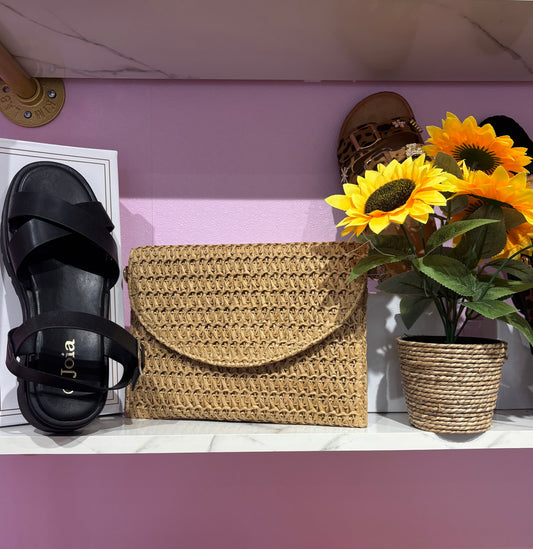 Pochettes en raphia